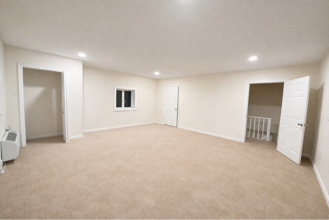 Building Photo - 11 Webster Ave