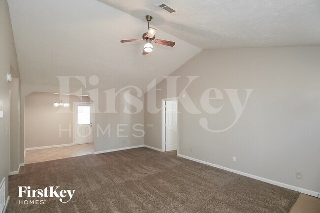 Foto del edificio - 9207 Fairway Ct