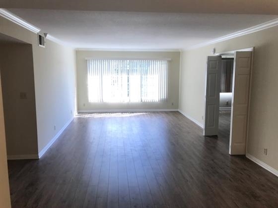 Foto del edificio - 400 N Hollywood Way