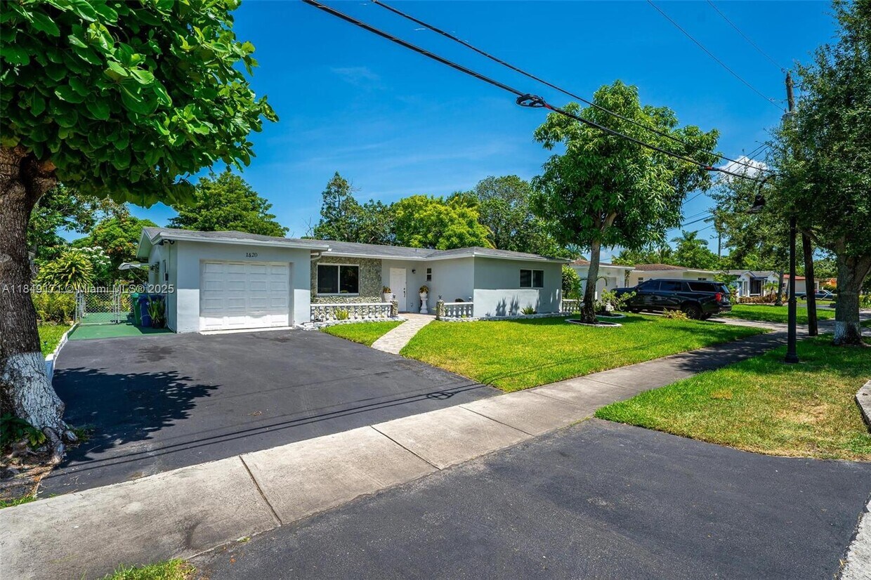 Foto principal - 1420 NW 56th Ave