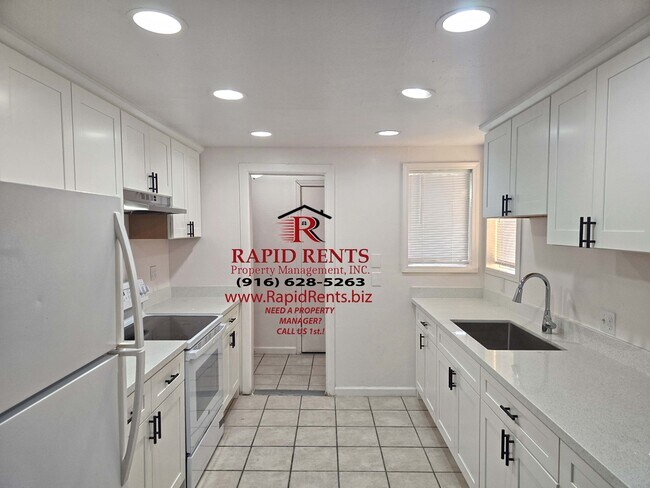 Foto del edificio - 1622 Sandalwood Dr