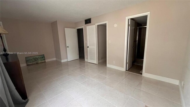 Foto del edificio - 2 bedroom in Hallandale FL 33009