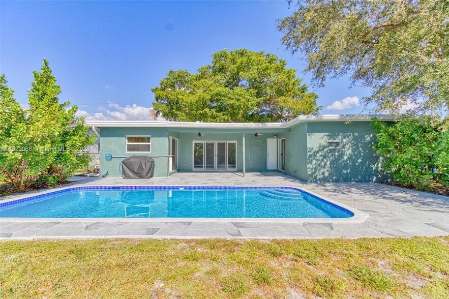 Foto principal - 6510 NW 21st St