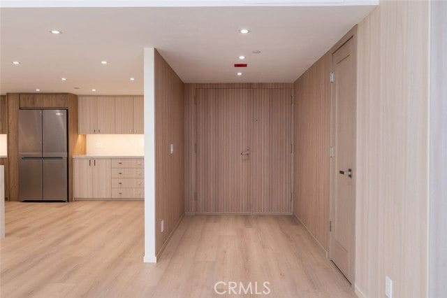 Foto del edificio - 345 Pioneer Dr