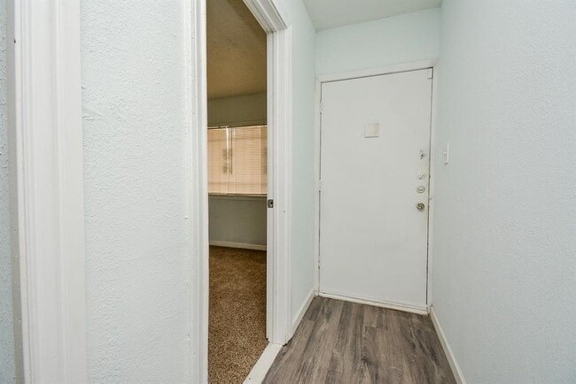 Building Photo - 917 Defender St