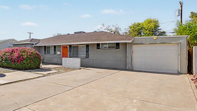 Foto del edificio - 2514 E Campbell Ave