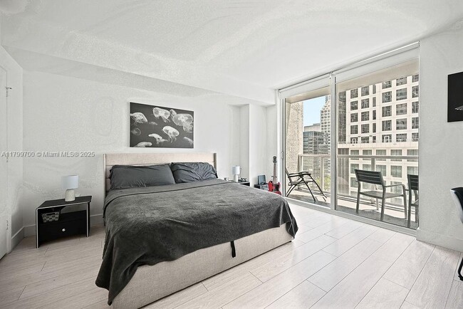 Building Photo - 500 Brickell Ave