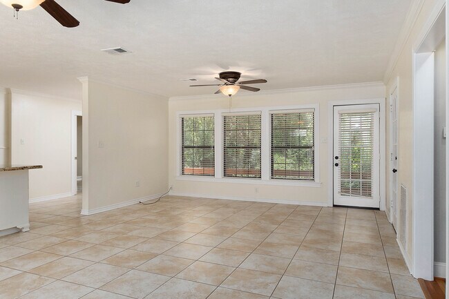 Foto del edificio - 309 Brookside Dr E