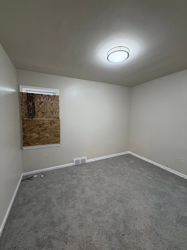 Foto del edificio - 3 bedroom brick ranch