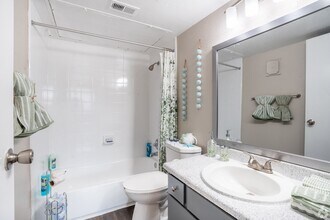Building Photo - Apollo Palms Apartments