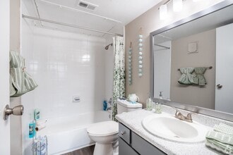 Building Photo - Apollo Palms Apartments