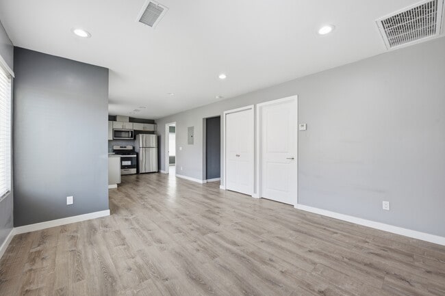 Building Photo - 2423 Smokewood Pl