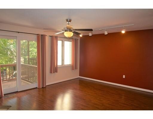 Building Photo - 62 Maple St