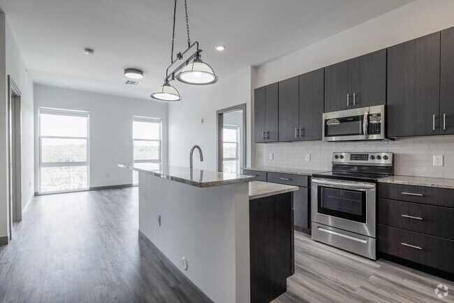 2 habitaciones, 2 baños - 1052 pies cuadrados - Cocina y sala de estar - Crossroads 389- Sonehan Clinton Court Urba...