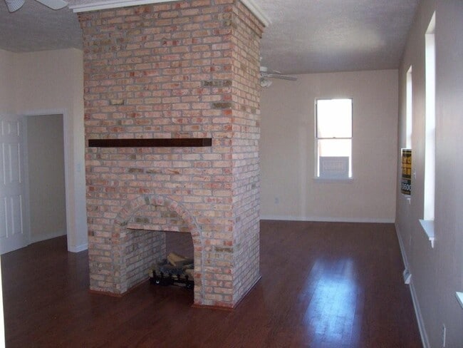 Building Photo - 1802 Wharton St
