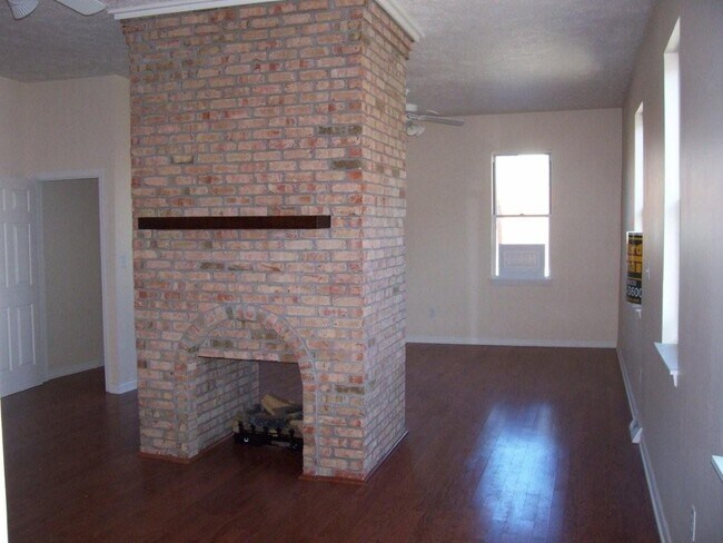 Photo - 1802 Wharton St House