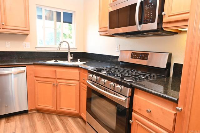 Foto del edificio - 4035 Bluff View Way