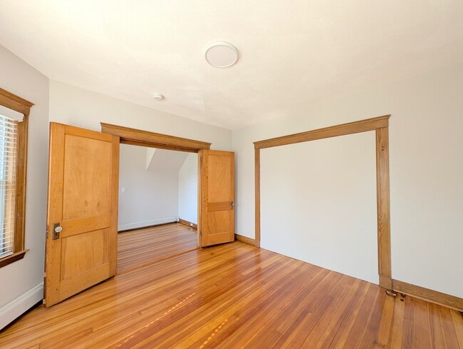 Building Photo - 29 Frederick Ave