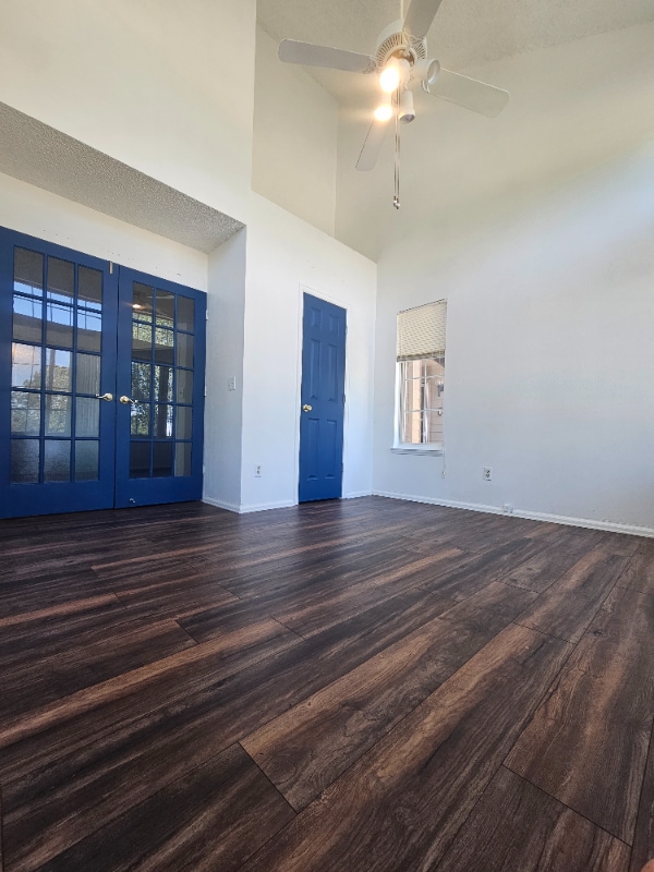 Building Photo - 13712 E Lehigh Ave