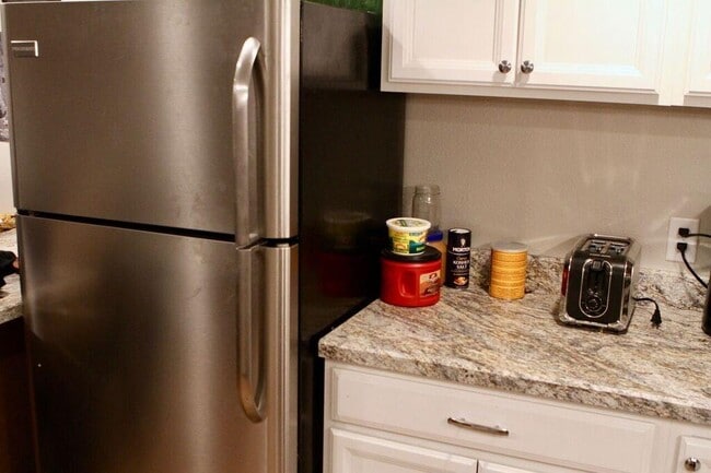 Foto del edificio - 810 E Lewis St