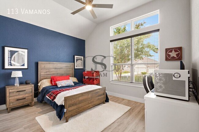Building Photo - 113 Vamanos-
