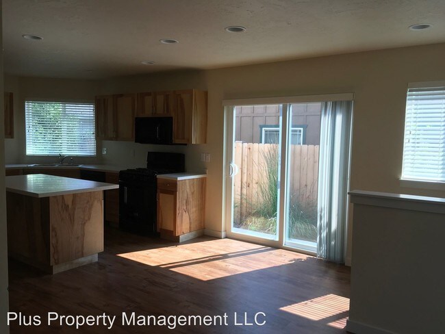 Building Photo - 824 Northeast Copperleaf Loop