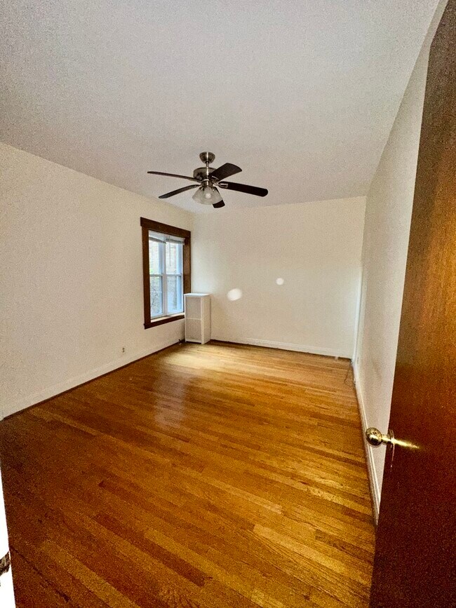 Foto del edificio - 6629 N Glenwood Ave