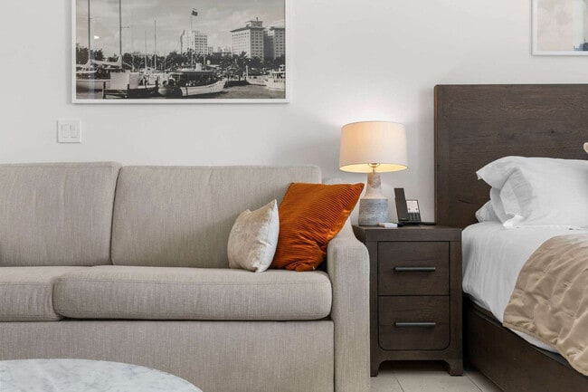 Building Photo - 159 NE 6th St