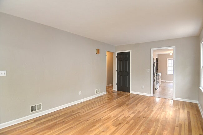 Building Photo - 2212 Fauver Ave