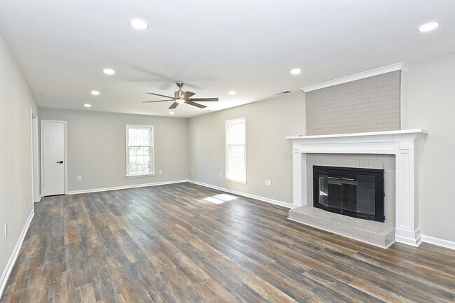 Building Photo - 12237 Bay Tree Way