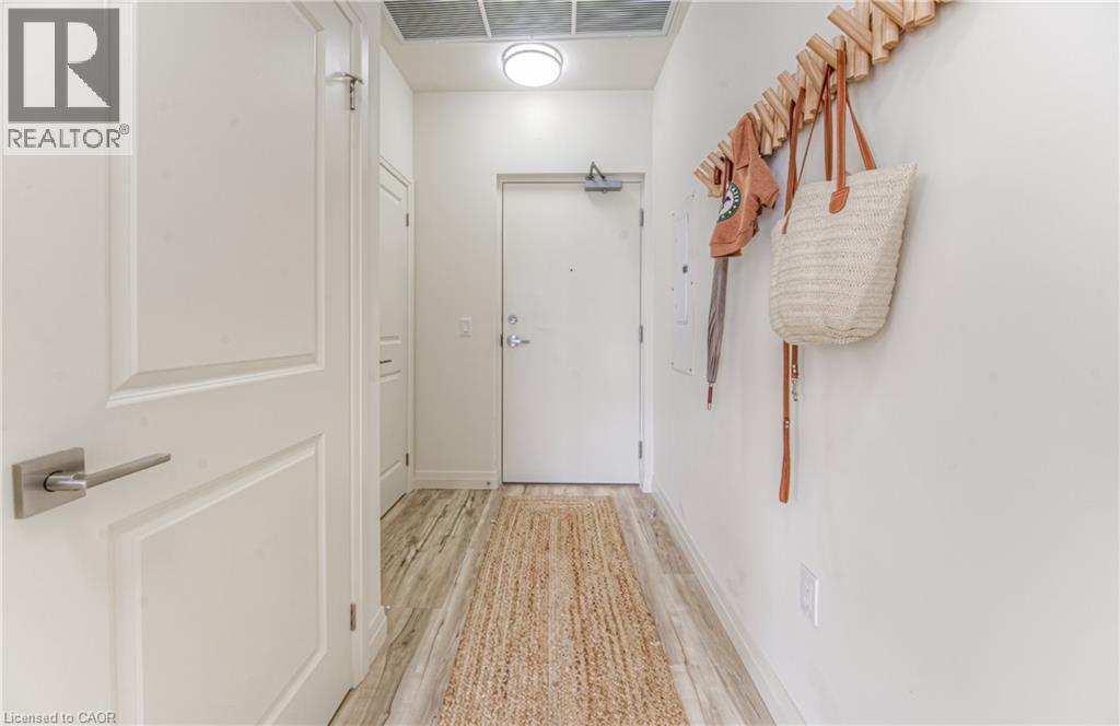 Photo principale - 301 Westmount Rd W