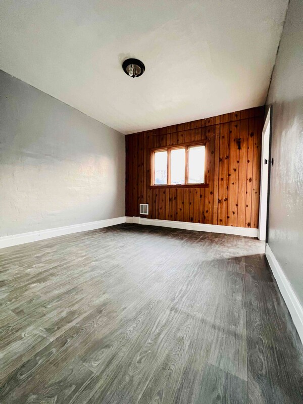 Building Photo - 145 Weiss St