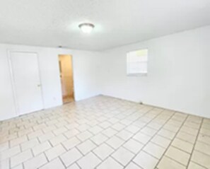 Building Photo - 6412 New Kings Rd