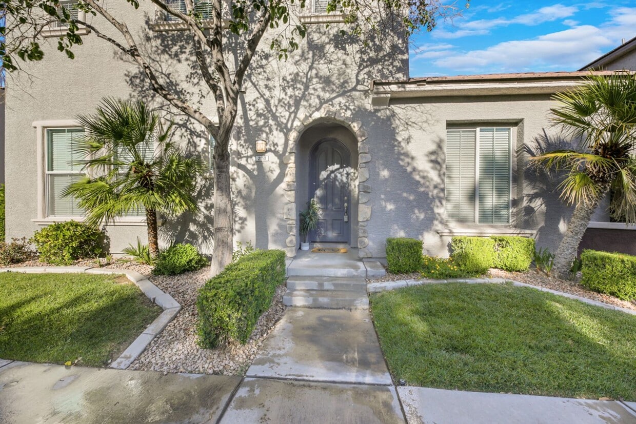 Primary Photo - Great Summerlin Location Home