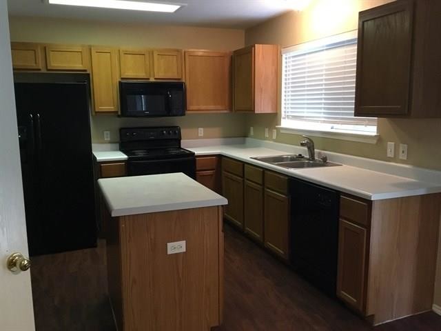 Building Photo - 339 Kates Cove