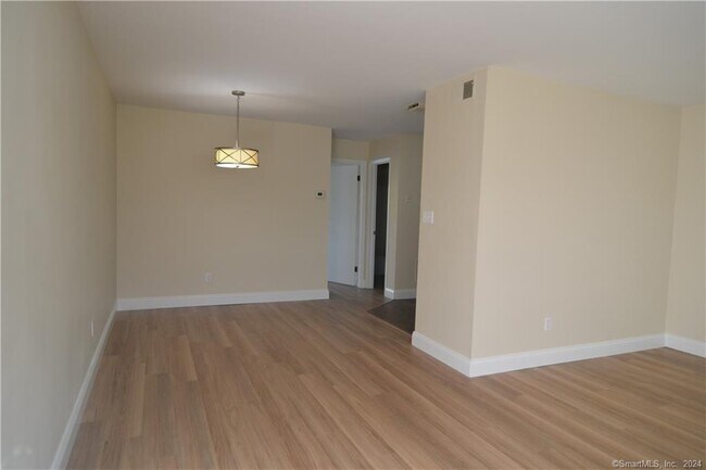 Building Photo - 29 Van Buren Ave