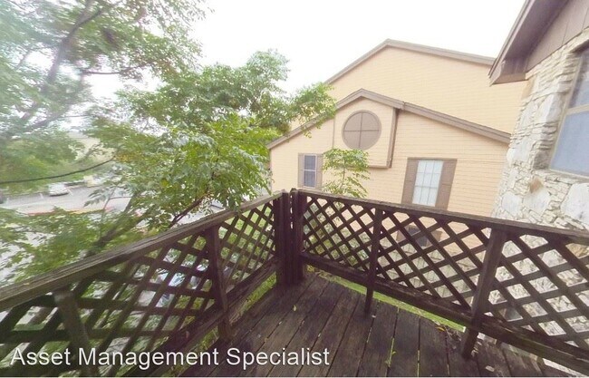 Foto del edificio - 1224 N LBJ Dr