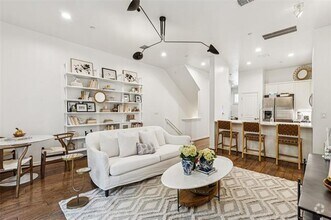 Building Photo - 4307 McKinney Ave