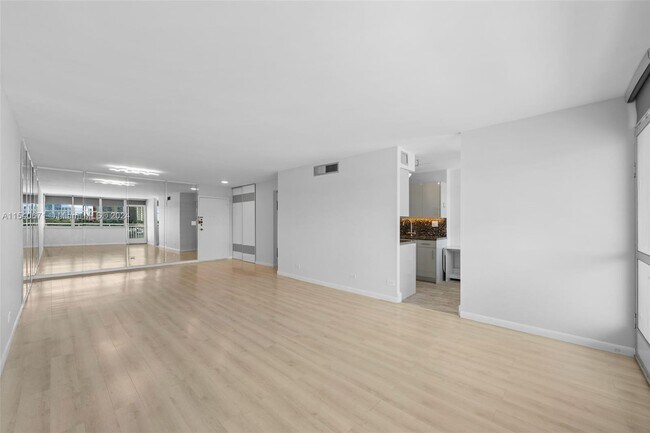 Building Photo - 250 174th St