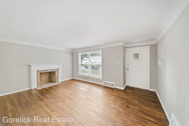 Building Photo - 3 br, 2 bath House - 1633 Temple Avenue