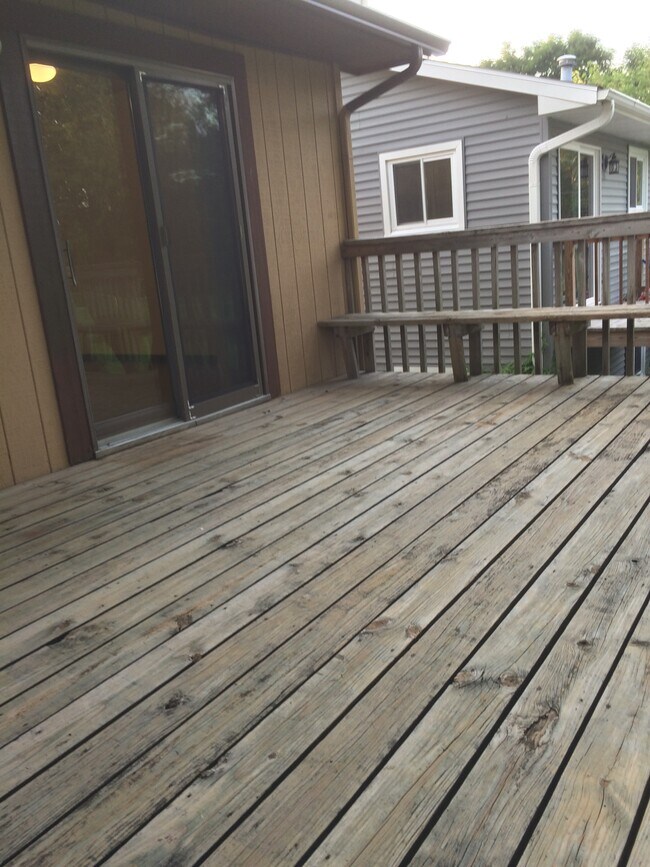 Deck - 2142 Davis Street