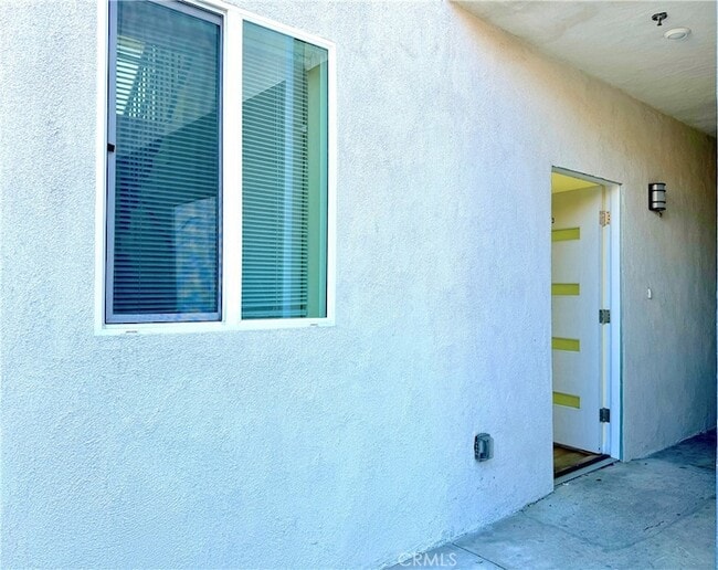 Building Photo - 1002 E 33rd St