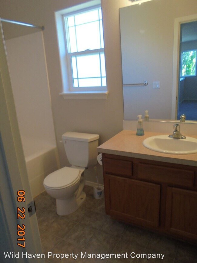 Building Photo - 3 br, 2.5 bath House - 1815 NW 23rd St