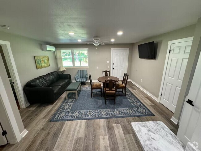 Building Photo - 2371 Le Ruth Dr
