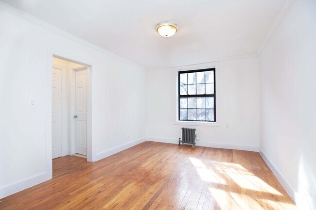 Building Photo - 226 W 150th St