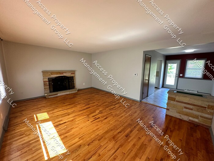 Primary Photo - Gorgeous Updated 4 Bedroom with Finished B...