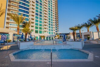 Building Photo - 2700 S Las Vegas Blvd