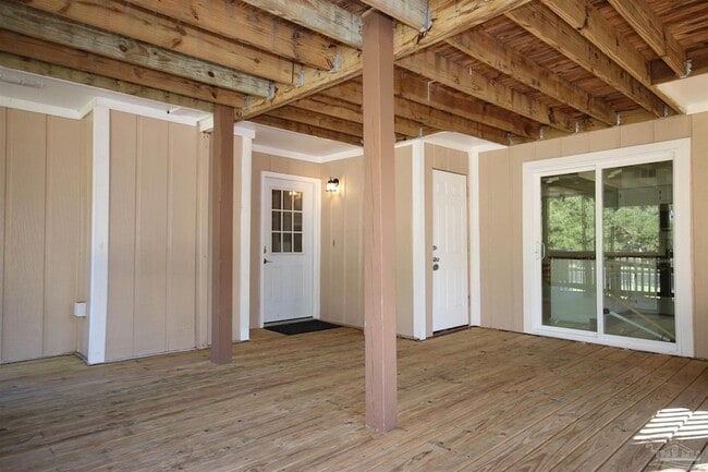 Building Photo - 6103 E Shore Dr