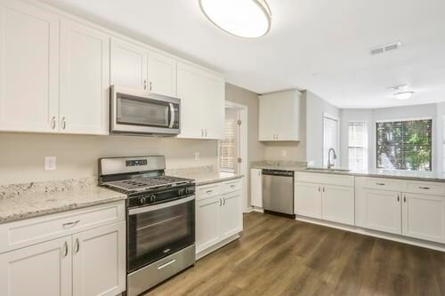 Foto del edificio - 2247 Briar Knoll Rd