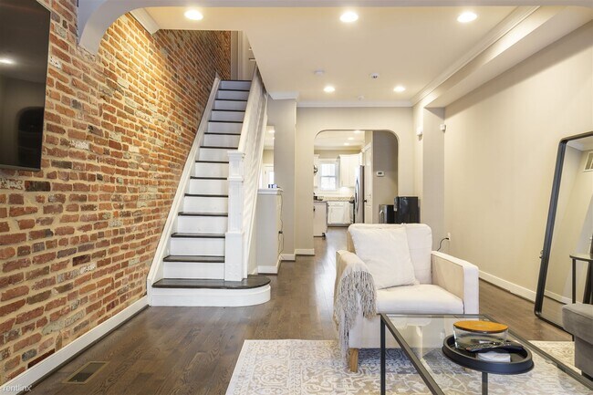 Foto del edificio - 1 br, 1 bath Townhome - 3239 Fait Avenue C